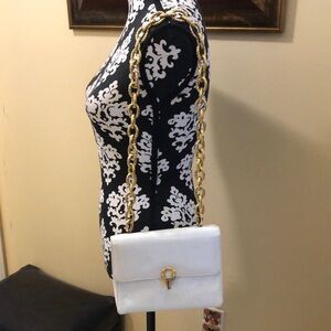 ⛓️Saks Fifth Avenue Vintage Patent Leather chunky chain front clasp on flap bag